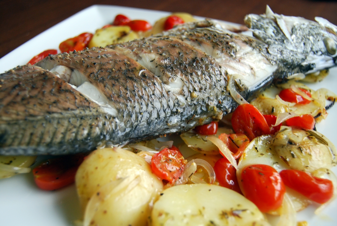 Baked Sea Bass with Onions, Potatoes and Tomatoes Ctg Vini